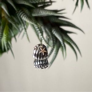 ✨RETIRED AUTHENTIC PANDORA sterling seashell with 14k starfish charm✨